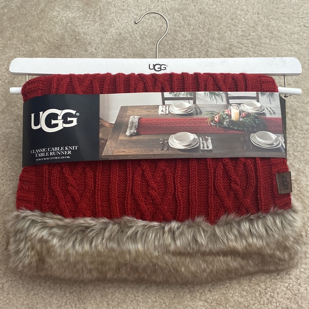 UGG Classic Cable Knit Table Runner